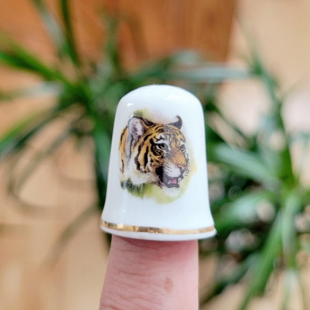 Vintage Tiger Bone China Thimble